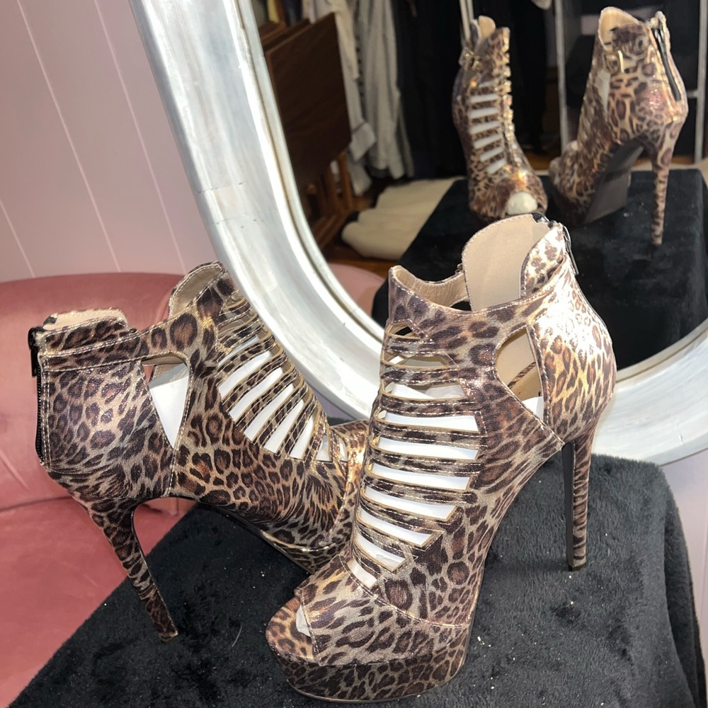 Qupid leopard print open toe high heel shoe